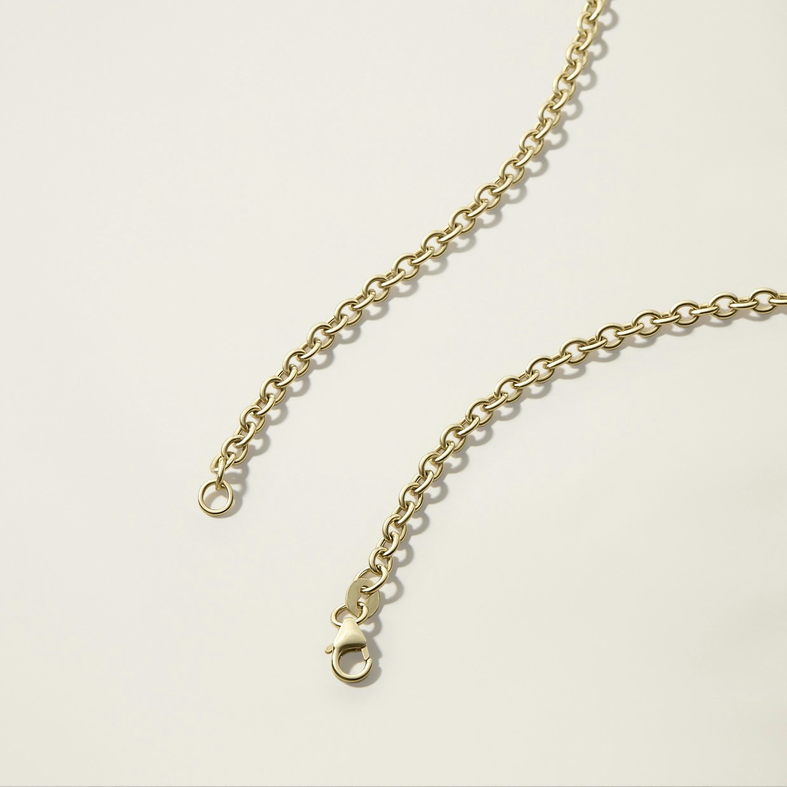 14K Solid Gold Oval Link Chaing Necklace_A_0974.jpeg