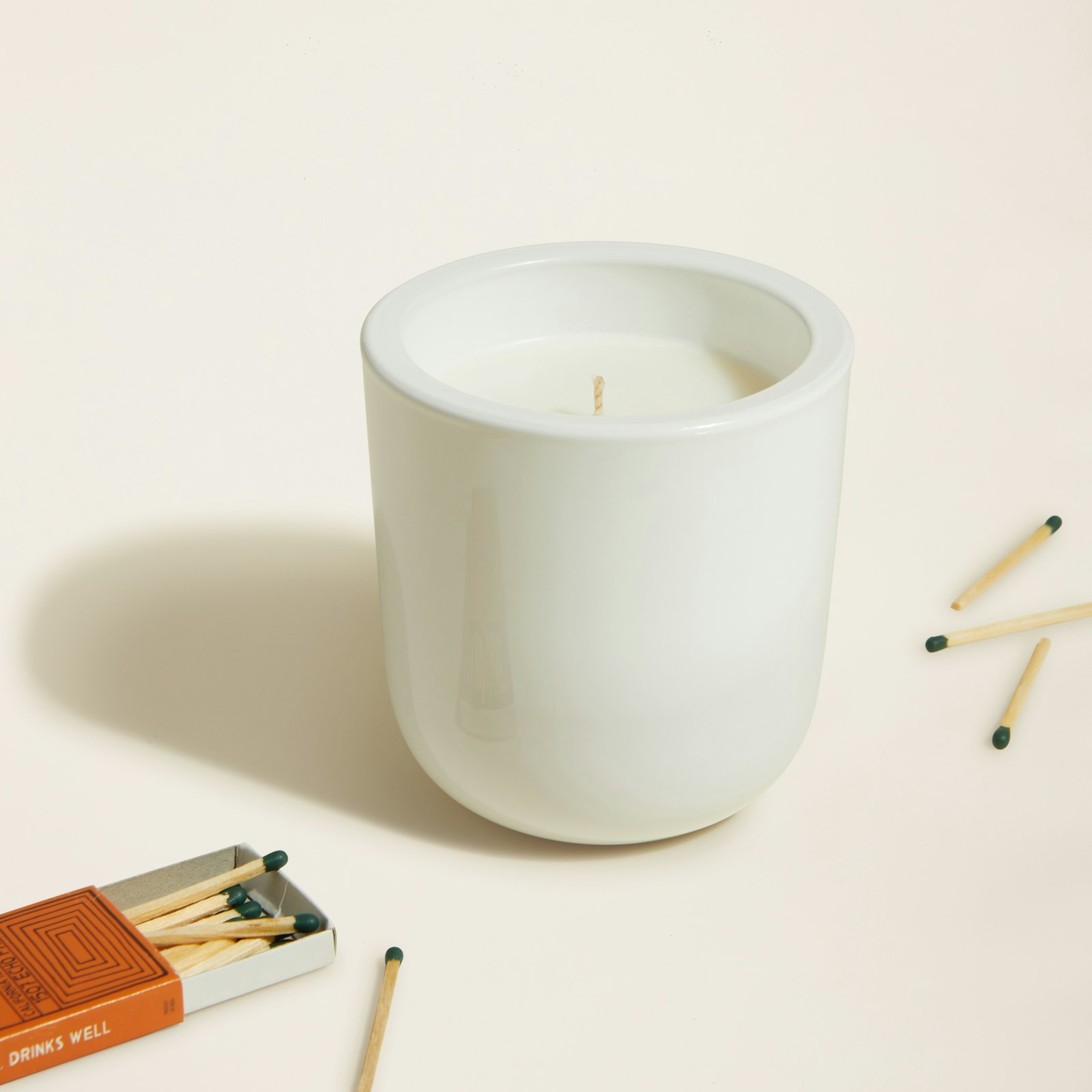 Lilac_Jasmine_Sandalwood_Scented_Candle_4x5_FrontwithMatch_1.jpg