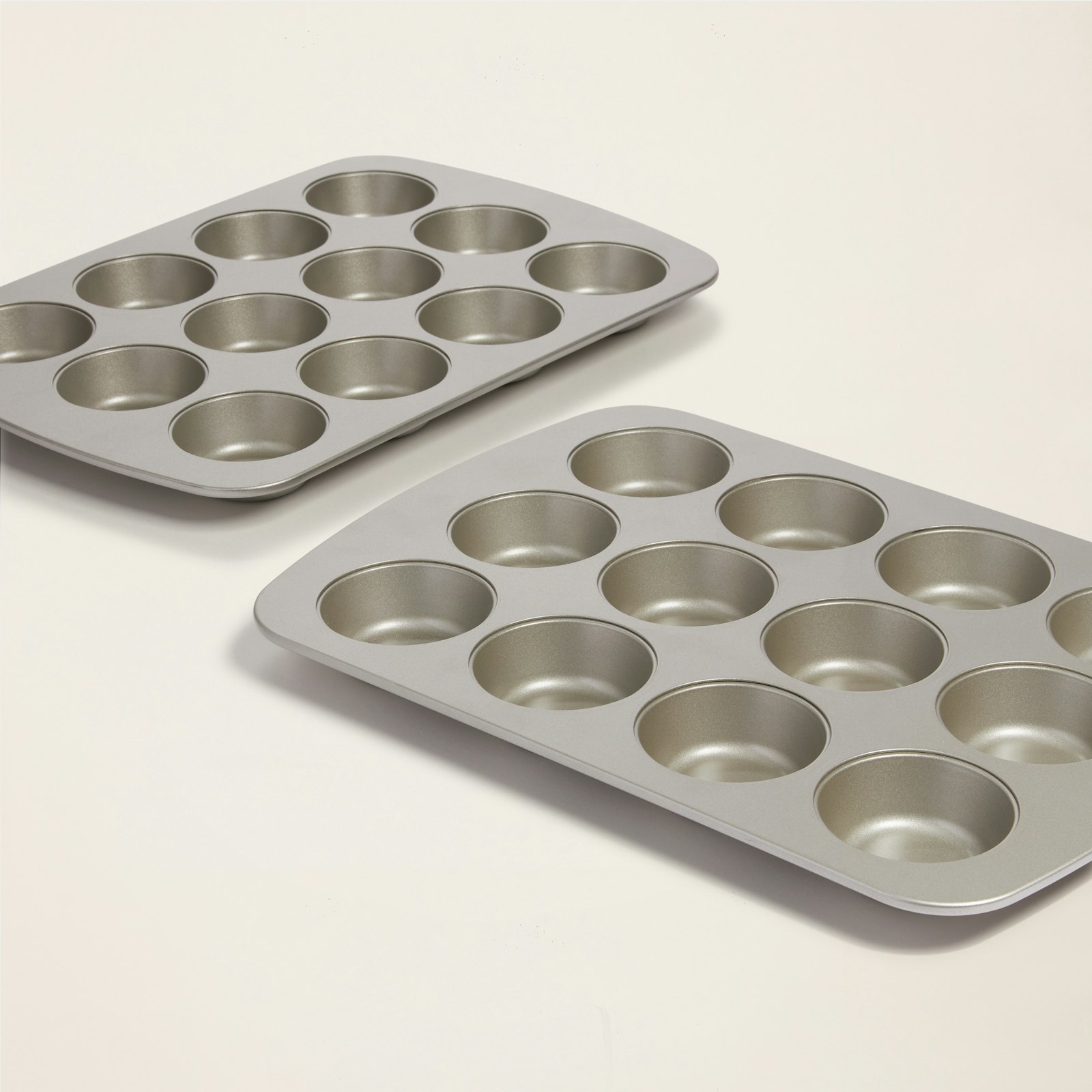 ZestMuffinTins_Silver_12Count_2Set_Product_1x1_0159.jpg