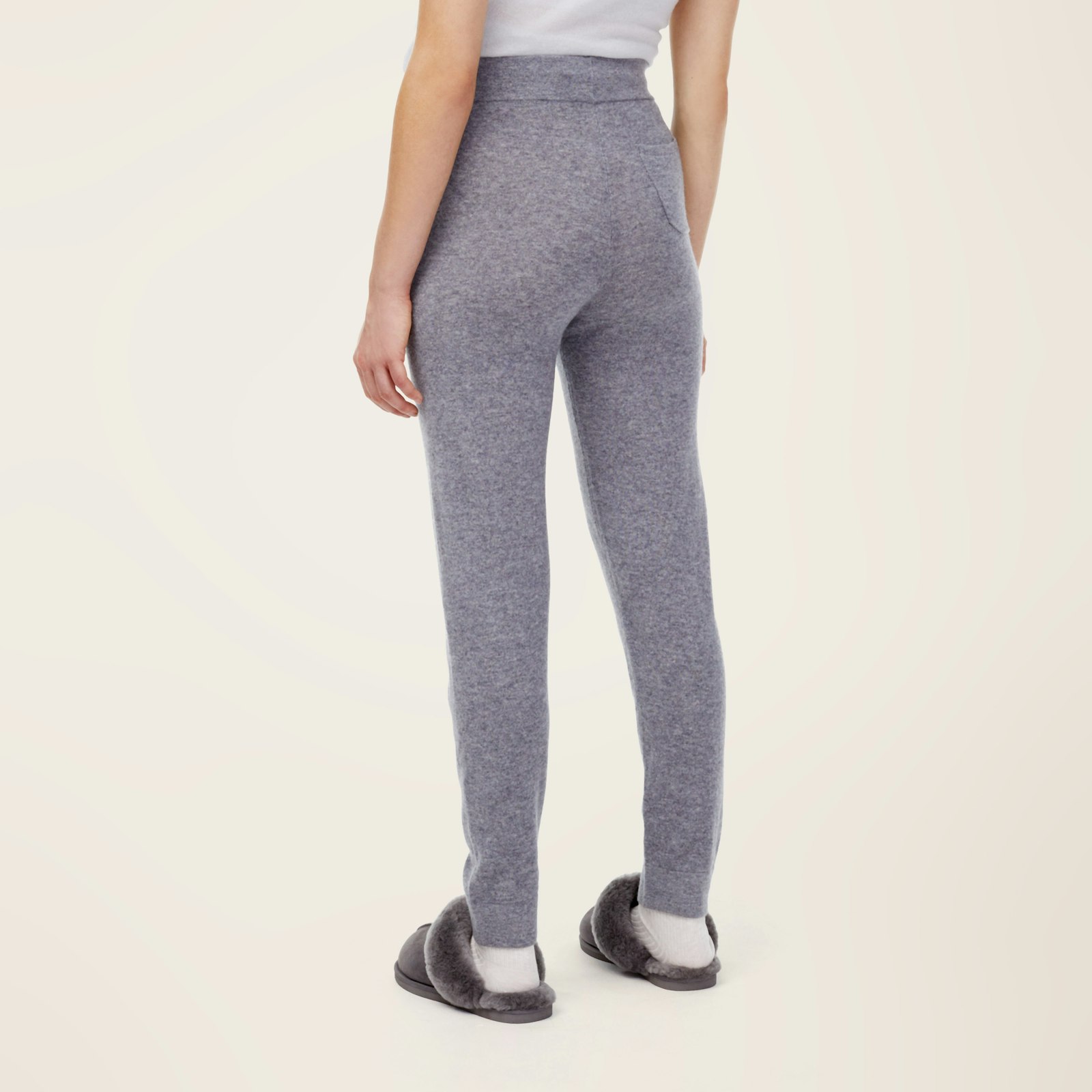 Recycled_Cashmere_Jogger_Gray_Womens_OnFigure_1x1_1970.jpg