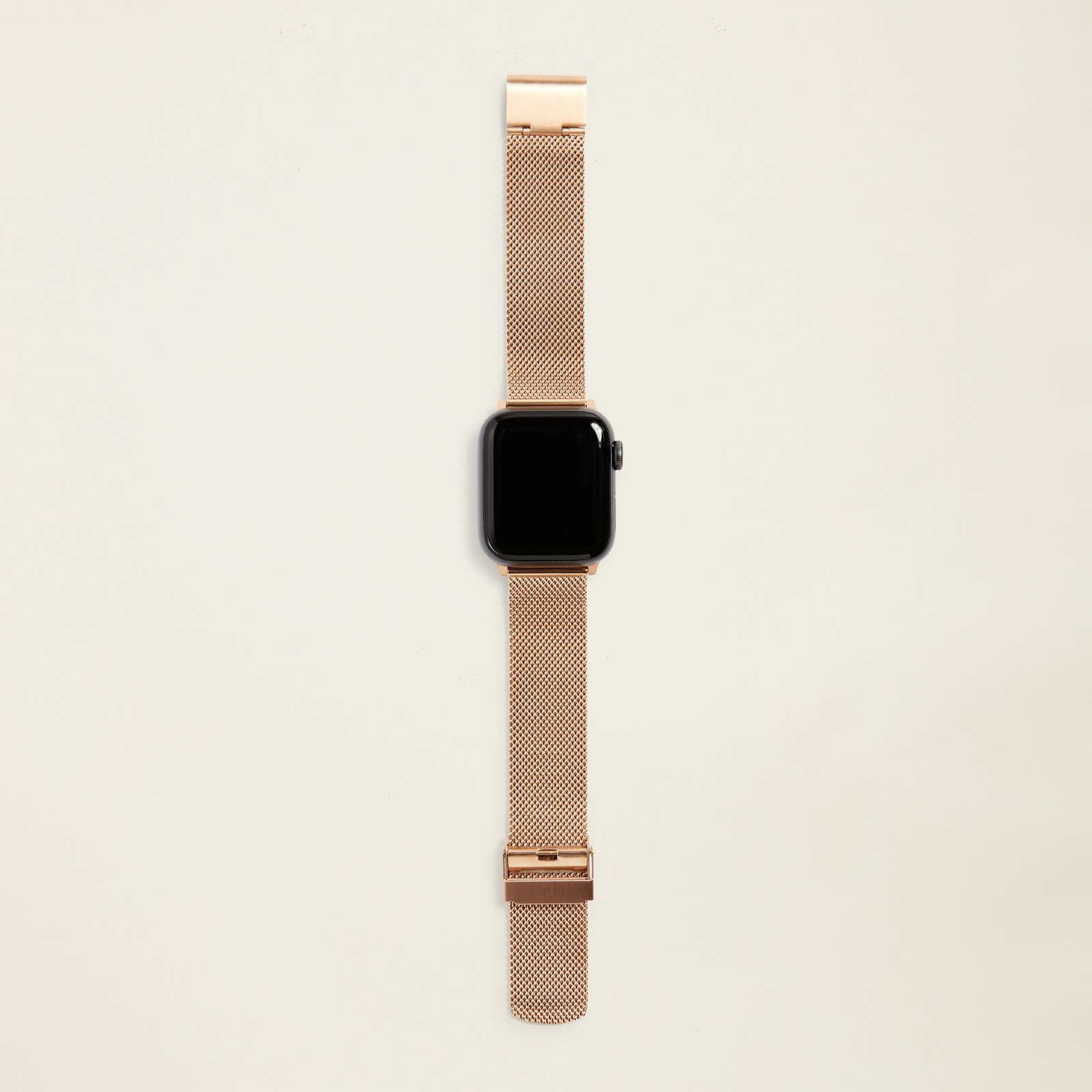 Apple_WatchBand_StainlessSteel_Mesh_RoseGold_Small_1x1_FRONTWITHWATCH_0253.jpg