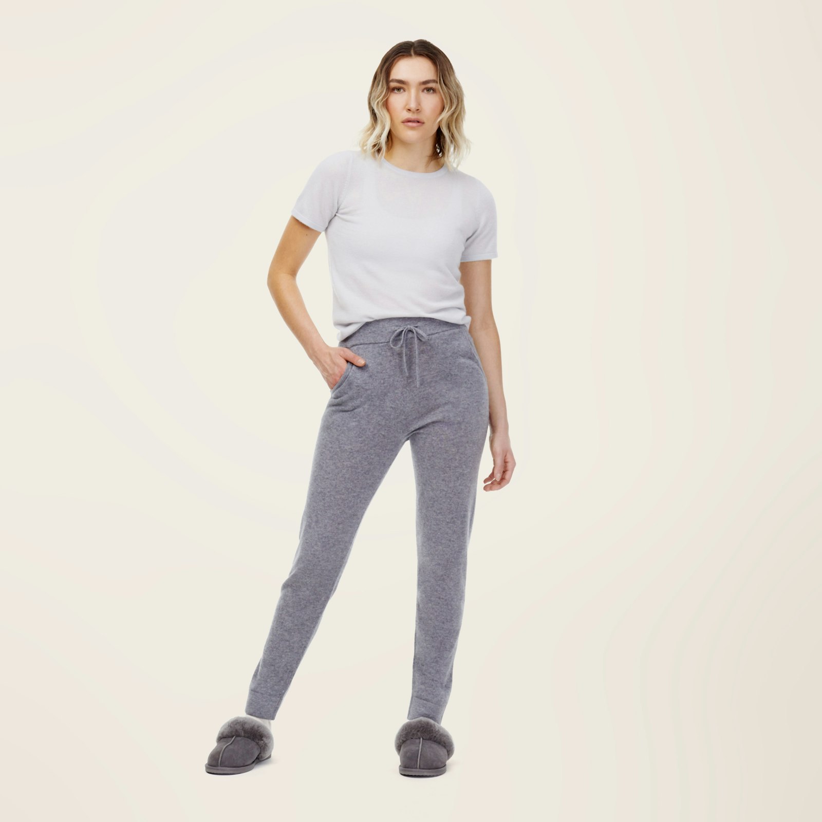 Recycled_Cashmere_Jogger_Gray_Womens_OnFigure_1x1_1905.jpg