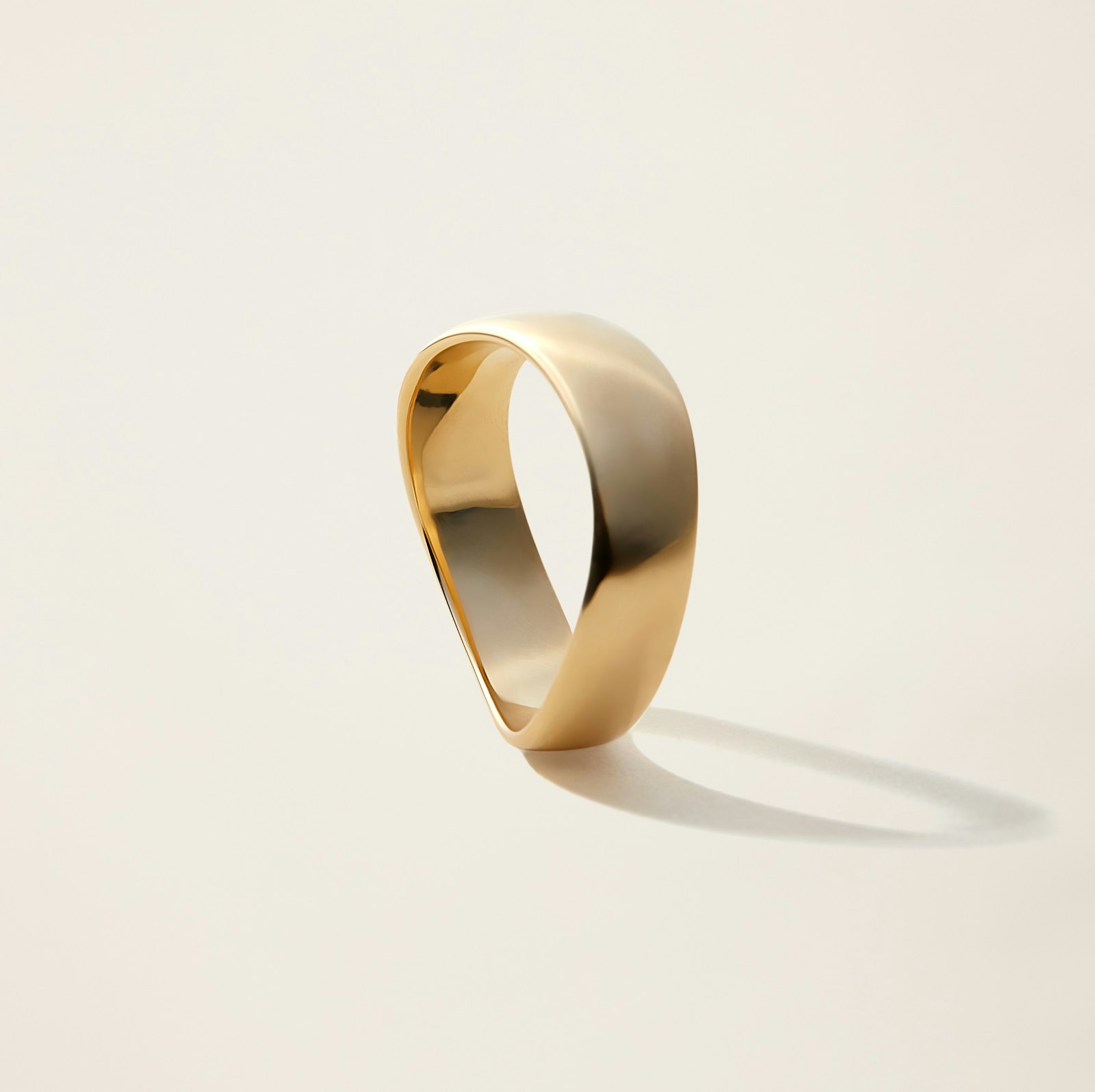 Gold Curved Ring_C_0109 1.jpg