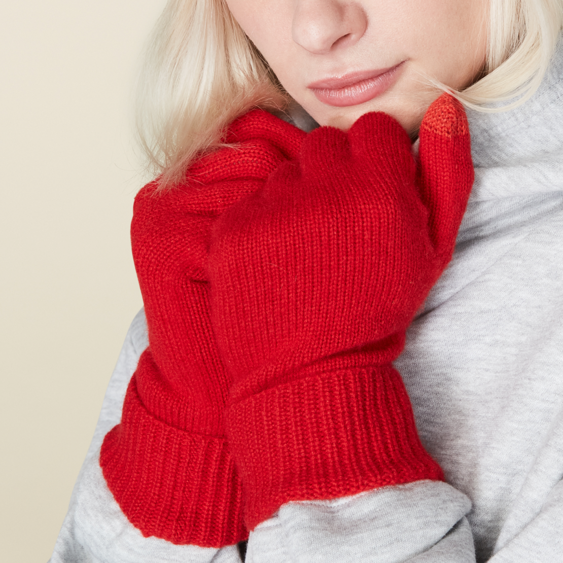 Cashmere ribbed gloves.png